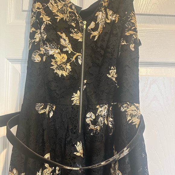 Gabby Skye Black and Gold Lace Dress - Picture 7 of 7